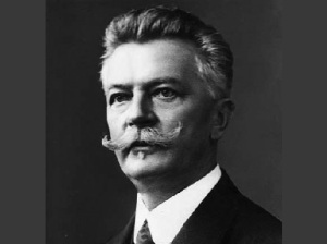 Даниэль Сваровски (24 октября 1862 - 23 января 1956) , австрийский предприниматель, основатель хрустальной империи Swarovski Даниэль Сваровски (24 октября 1862 - 23 января 1956) , австрийский предприниматель, основатель хрустальной империи Swarovski