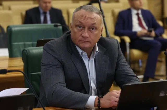 Дмитрий Савельев