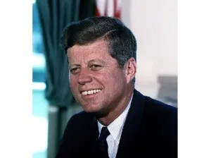 Джон Кеннеди (29 мая 1917 - 22 ноября 1963), 35-й президент США (1961-1963), американский политический деятель Джон Кеннеди (29 мая 1917 - 22 ноября 1963), 35-й президент США (1961-1963), американский политический деятель