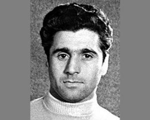 Григорий Мкртчян (3 января 1925 - 14 февраля 2003) , советский хоккеист и тренер, олимпийский чемпион Григорий Мкртчян (3 января 1925 - 14 февраля 2003) , советский хоккеист и тренер, олимпийский чемпион