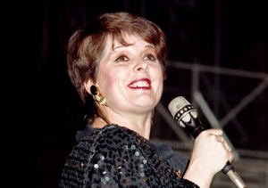 Клара Новикова (р.12 декабря 1946) , советская и российская артистка эстрады, актриса, телеведущая, Народная артистка России Клара Новикова (р.12 декабря 1946) , советская и российская артистка эстрады, актриса, телеведущая, Народная артистка России