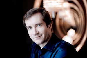 Николай Луганский (р.26 апреля 1972) , российский пианист, педагог, Народный артист России Николай Луганский (р.26 апреля 1972) , российский пианист, педагог, Народный артист России