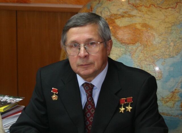 Виктор Савиных