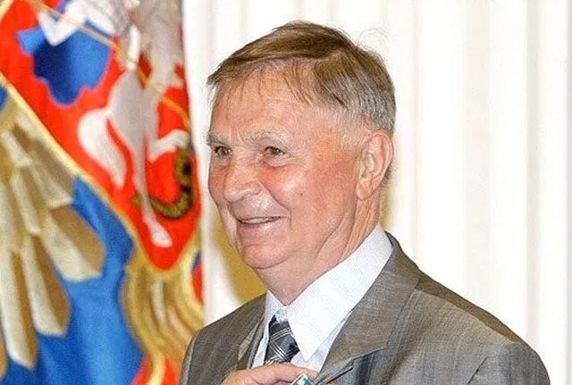 Виктор Тихонов