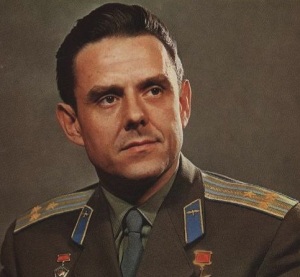 Владимир Комаров (16 марта 1927 - 24 апреля 1967) , советский военный летчик, инженер-испытатель, летчик-космонавт СССР Владимир Комаров (16 марта 1927 - 24 апреля 1967) , советский военный летчик, инженер-испытатель, летчик-космонавт СССР