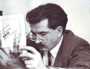 Владислав Листьев (10 мая 1956 - 1 марта 1995) , советский телеведущий и тележурналист, первый Генеральный директор ОРТ Владислав Листьев (10 мая 1956 - 1 марта 1995) , советский телеведущий и тележурналист, первый Генеральный директор ОРТ