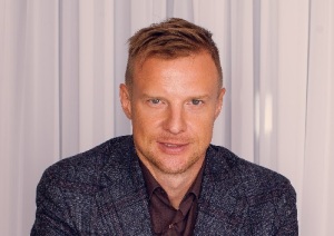 Вячеслав Малафеев (р.4 марта 1979) , российский футболист, вратарь, Заслуженный мастер спорта России Вячеслав Малафеев (р.4 марта 1979) , российский футболист, вратарь, Заслуженный мастер спорта России